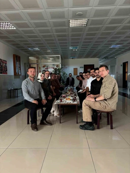 Karacabey Adliyesi&rsquo;ne sabah en erken gelen personele s&uuml;rpriz kahvaltı

