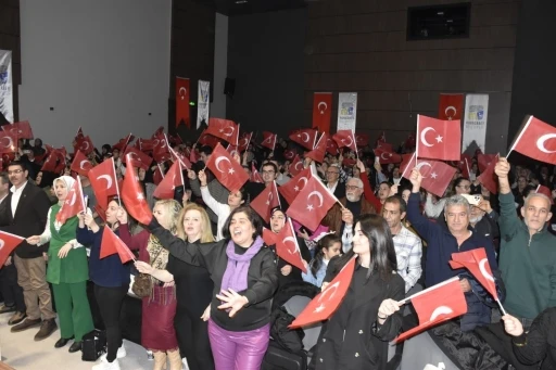 Karacabey&rsquo;de kahramanlık t&uuml;rk&uuml;leriyle duygu dolu gece
