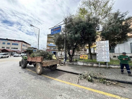 Karacasu’da çevre düzenlemesi devam ediyor
