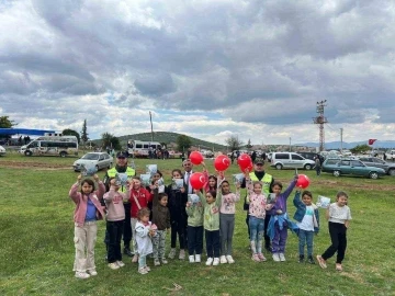 Karacasu jandarması vatandaşları trafik konusunda bilgilendirdi
