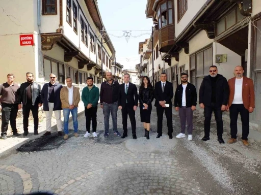 Karademir: &quot;Yeşilyurt’un kalbi olan bu bölge 25 aydır çözümsüzlüğe terk edildi&quot;
