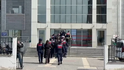 Karadeniz&rsquo;de ele ge&ccedil;irilen 200 kilogram uyuşturucuyla ilgili 5 zanlı tutuklandı
