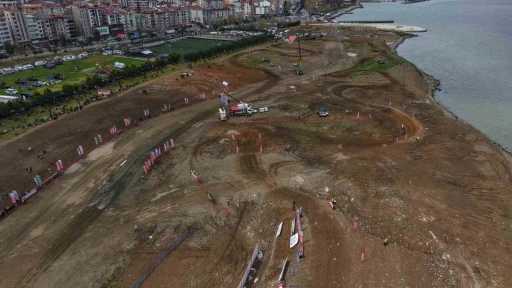 Karadeniz sahilinde adrenalin fırtınası: Trabzon&rsquo;da off-road yarışları, final etabıyla devam etti
