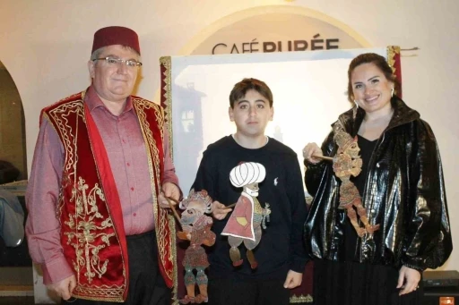 Karag&ouml;z ve Hacivat&rsquo;ın 700 yıllık ışığı dijital &ccedil;ağa direniyor
