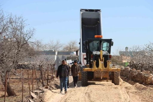 Karak&ouml;pr&uuml;&rsquo;de kırsal yollarda &ccedil;alışmalar s&uuml;r&uuml;yor
