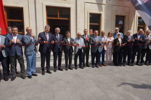 Karaman&rsquo;da Ahmet Keleşoğlu Arkeoloji ve Etnografya M&uuml;zesi t&ouml;renle a&ccedil;ıldı
