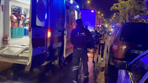 Karaman&rsquo;da durakta otob&uuml;sten inen yolcuya elektrikli bisiklet &ccedil;arptı: 1 yaralı
