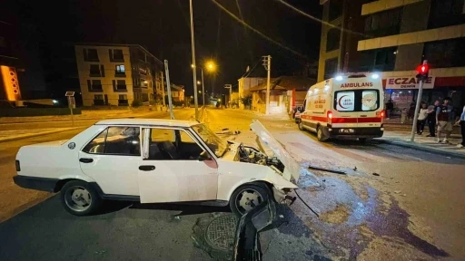 Karaman&rsquo;da iki otomobilin &ccedil;arpıştığı kaza ucuz atlatıldı
