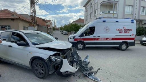 Karaman&rsquo;da maddi hasarla atlatılan kaza kameraya yansıdı
