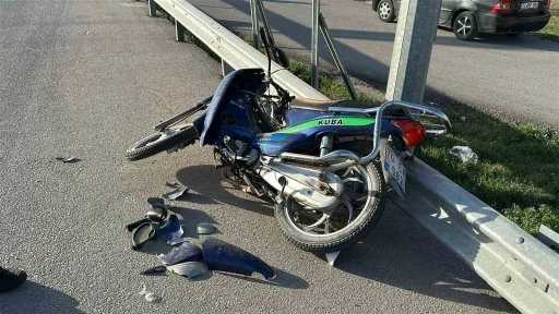 Karaman’da motosiklet otomobille çarpıştı: 2 yaralı
