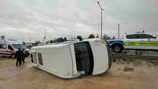 Karaman&rsquo;da okul servisi şarampole devrildi
