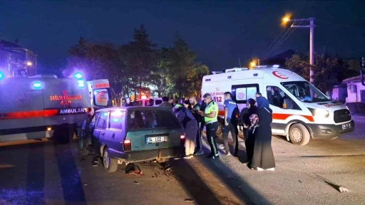 Karaman’da otomobil ile motosiklet çarpıştı: 2 yaralı

