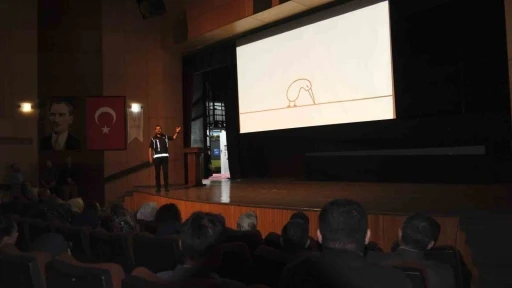Karaman&rsquo;da "En iyi narkotik polisi anne" semineri
