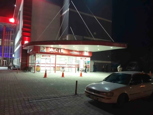 Karapınar&rsquo;da karşıdan karşıya ge&ccedil;en yayaya &ccedil;ekici &ccedil;arptı

