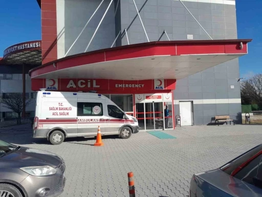 Karapınar&rsquo;da otomobil kamyonete &ccedil;arptı: 1 yaralı
