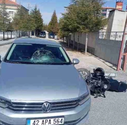 Karapınar&rsquo;da otomobille motosiklet &ccedil;arpıştı: 1 yaralı

