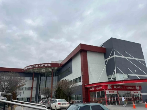 Karapınar&rsquo;da tır ile 2 otomobilin karıştığı zincirleme kaza: 1 yaralı
