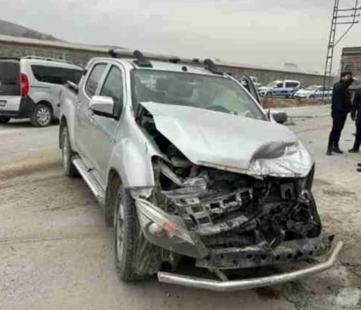 Karapınar&rsquo;da tır ile kamyonet &ccedil;arpıştı: 1 yaralı
