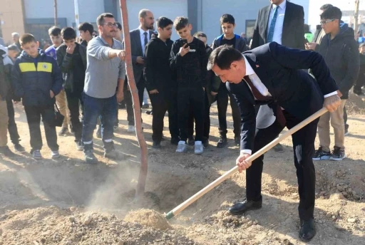 Karatay’da 10 bin 400 metrekarelik alanda fidan dikildi
