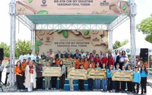 Karatay&rsquo;da "Bir Atık &Ccedil;ok Şey Değiştirir" yarışmasında &ouml;d&uuml;ller sahiplerini buldu
