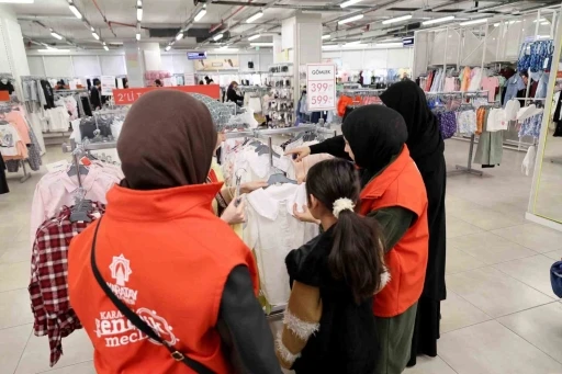 Karatay Gen&ccedil;lik Meclisi g&ouml;n&uuml;ll&uuml;lerinden &ccedil;ocuklara bayram s&uuml;rprizi
