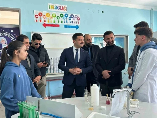 Karayazı Anadolu Lisesi&rsquo;nde a&ccedil;ılan bilim sergisi yoğun ilgi g&ouml;rd&uuml;
