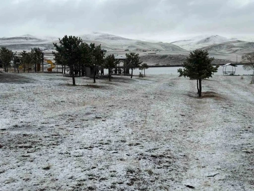 Karayazı’da karla gelen güzellik