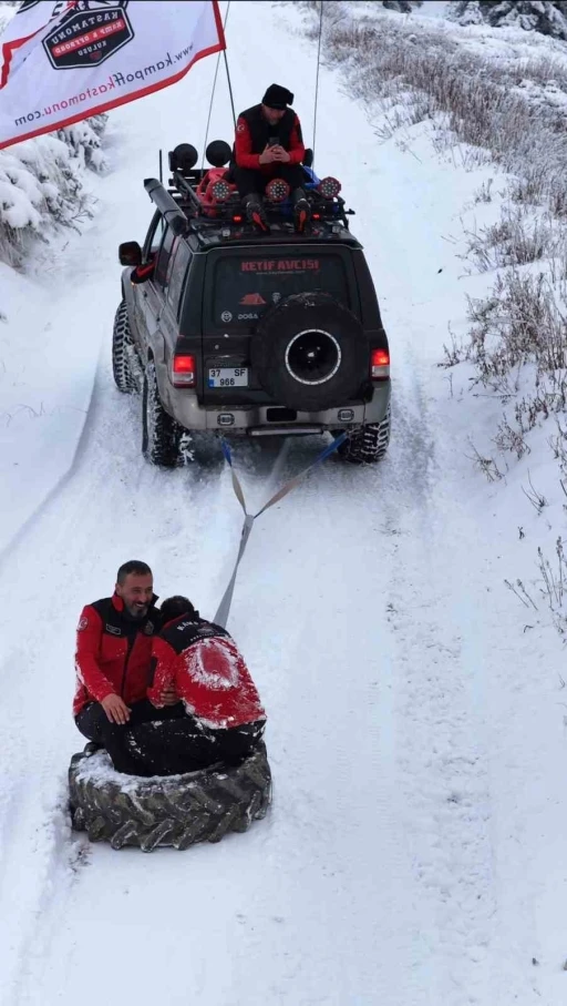 Karın tadını lastikle kayarak &ccedil;ıkardılar
