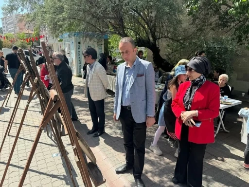 Karma Sergi Sevgi Yolu’nda sanatseverlerle buluştu
