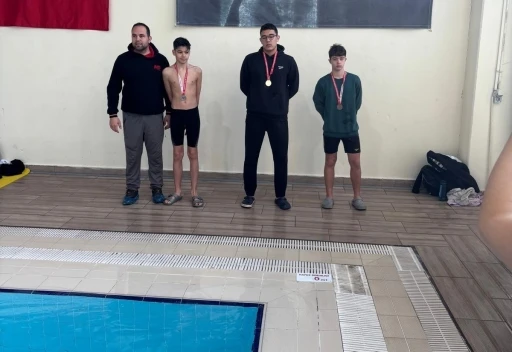 Karne &ouml;ncesi Sarıg&ouml;ll&uuml; &ouml;ğrenci Manisa şampiyonu oldu
