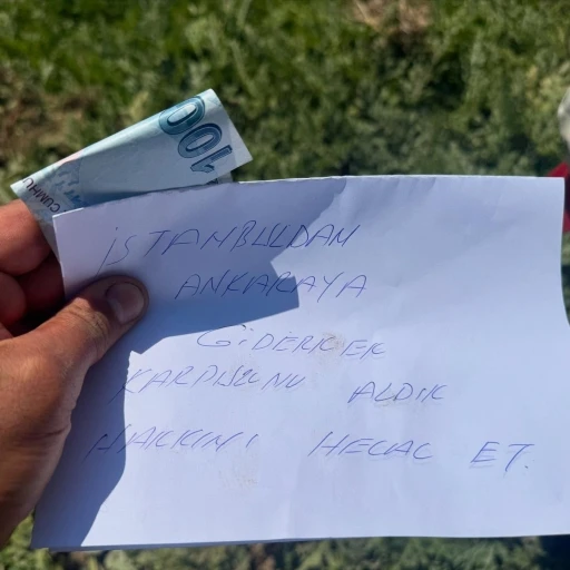 Karpuz üreticisi tarlasında gördüğü not karşısında duygulandı
