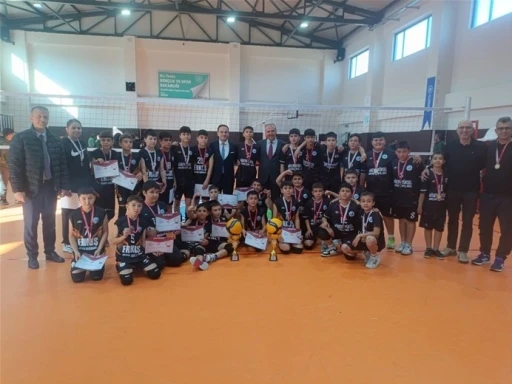 Karpuzlu&rsquo;da Yıldız Erkekler Voleybol M&uuml;sabakaları tamamlandı
