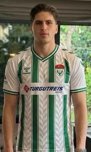 Kars 36 Sporlu futbolcu uğradığı silahlı saldırıda hayatını kaybetti

