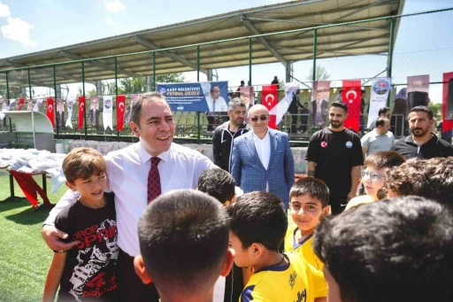 Kars Belediyesi Futbol Okulu açıldı
