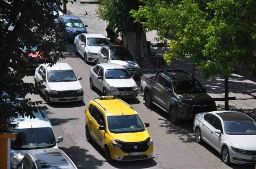 Kars, b&ouml;lgenin ara&ccedil; lideri oldu! Trafiğe kayıtlı ara&ccedil; sayısı 56 bin 199&rsquo;a y&uuml;kseldi
