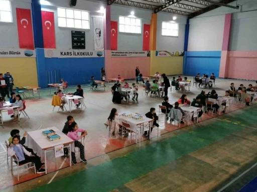 Kars İlkokulu’nda akıl ve zeka oyunları turnuvası düzenlendi
