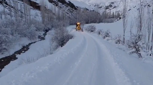 Kars&rsquo;ta 130 k&ouml;y yolu ulaşıma kapandı
