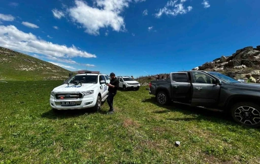 Kars&rsquo;ta 5 g&uuml;nd&uuml;r haber alınamayan gen&ccedil; i&ccedil;in arama &ccedil;alışmaları s&uuml;r&uuml;yor

