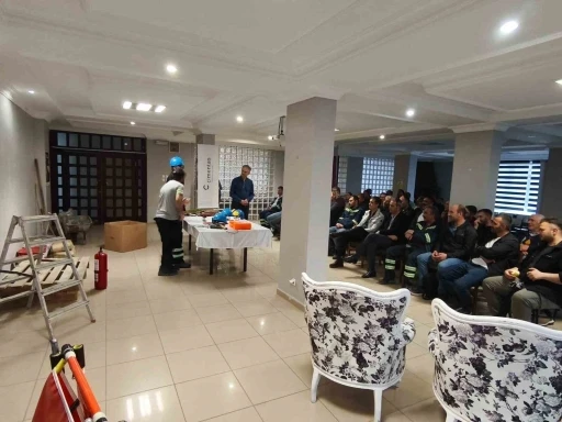 Kars’ta ‘Bana bir şey olmaz abi’ oyunu sahnelendi
