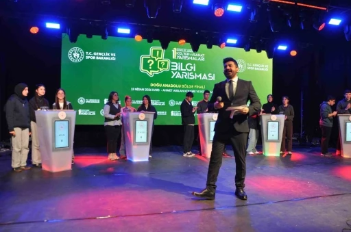 Kars&rsquo;ta gen&ccedil; yetenekler sahne aldı: B&ouml;lge finalinde k&uuml;lt&uuml;r ve sanat r&uuml;zgarı
