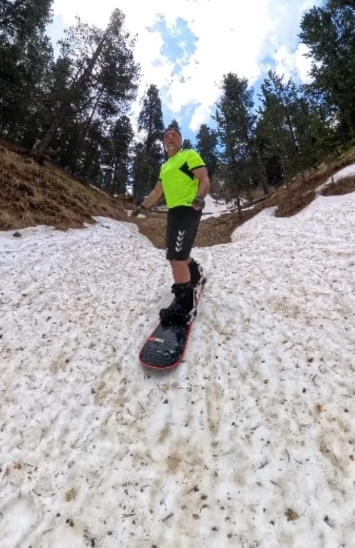 Kars&rsquo;ta haziranda snowboard
