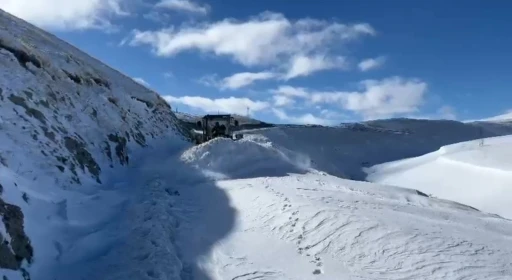 Kars&rsquo;ta k&ouml;y yolları tek tek a&ccedil;ılıyor
