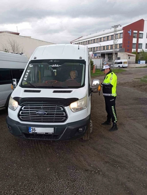 Kars’ta öğrenci servisleri denetleniyor
