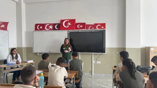 Kars&rsquo;ta &ouml;ğrencilere sağlıklı yaşam bilinci: Yeşilay&rsquo;dan anlamlı eğitim
