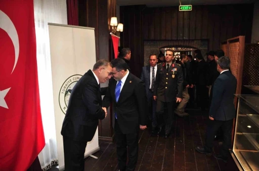 Kars&rsquo;ta protokol &uuml;yeleri bayramlaştı
