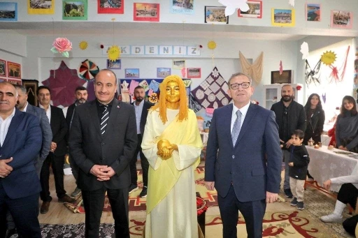 Kars&rsquo;ta  "7 b&ouml;lge, Tek ruh" sergisi yoğun ilgi g&ouml;rd&uuml;
