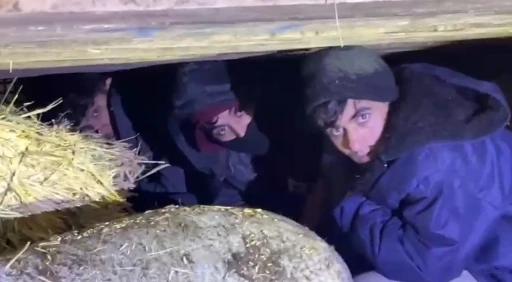 Kars&rsquo;ta saman balyaları arasından ka&ccedil;ak g&ouml;&ccedil;men &ccedil;ıktı: 1 tutuklama
