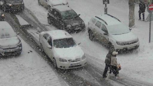 Kars&rsquo;ta son 15 yılın en yoğun kışı yaşanıyor
