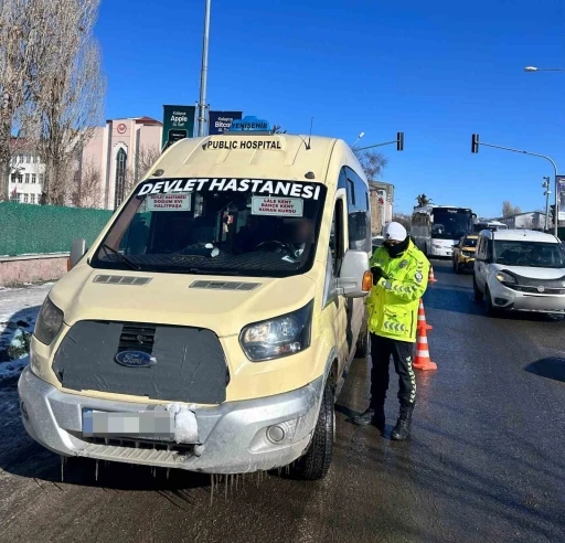 Kars&rsquo;ta toplu taşıma ara&ccedil;larına sıkı denetim
