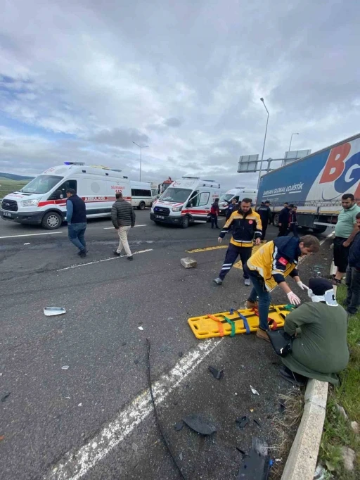 Kars’ta trafik kazası: 2’si ağır 4 yaralı
